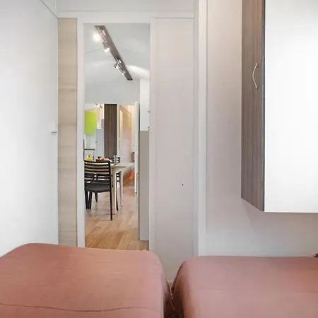 T3 I I I - 15 Min Nazare 샬레 *