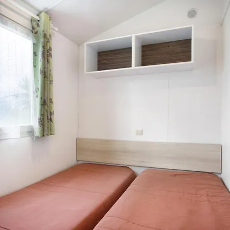 T3 I I I - 15 Min Nazare 샬레 *