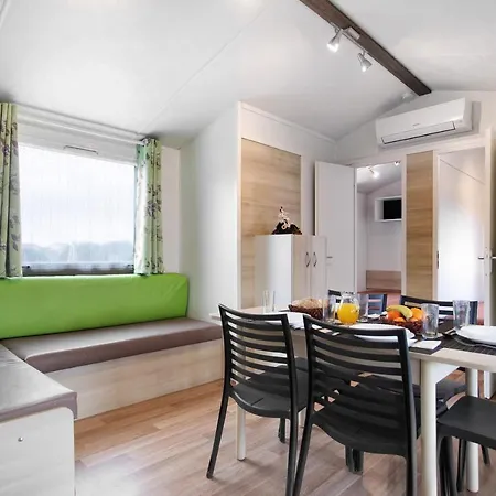 T3 I I I - 15 Min Nazare 샬레